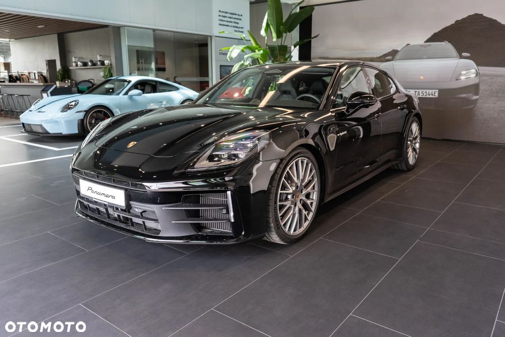 Porsche Panamera 4 E-Hybrid PHEV - 1