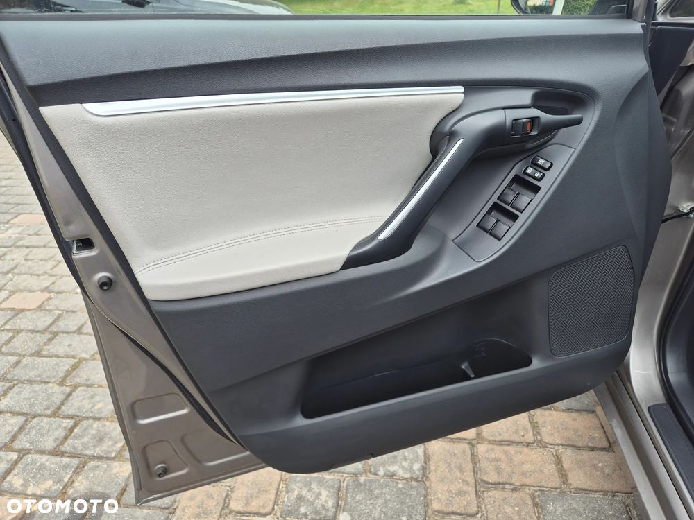 Toyota Verso 1.6 D-4D 5-Sitzer Start/Stop Executive - 12