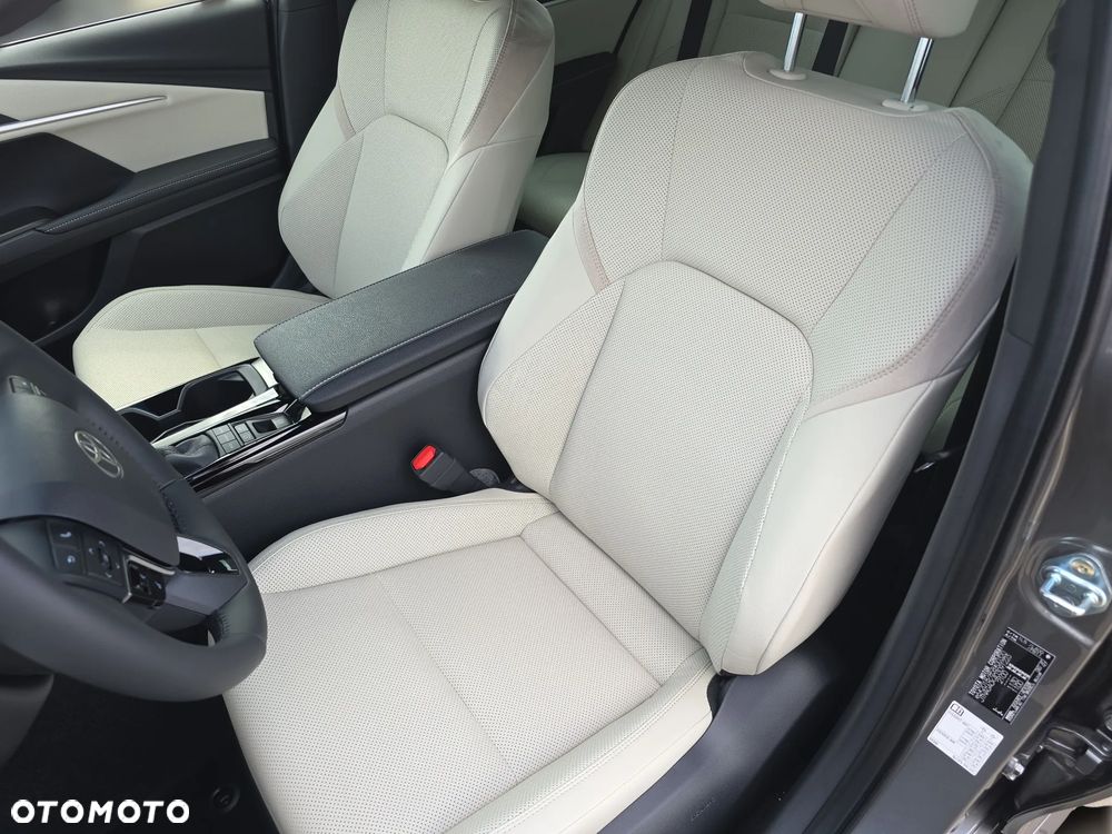 Toyota Camry 2.5 Hybrid Dynamic Force Executive e-CVT - 36