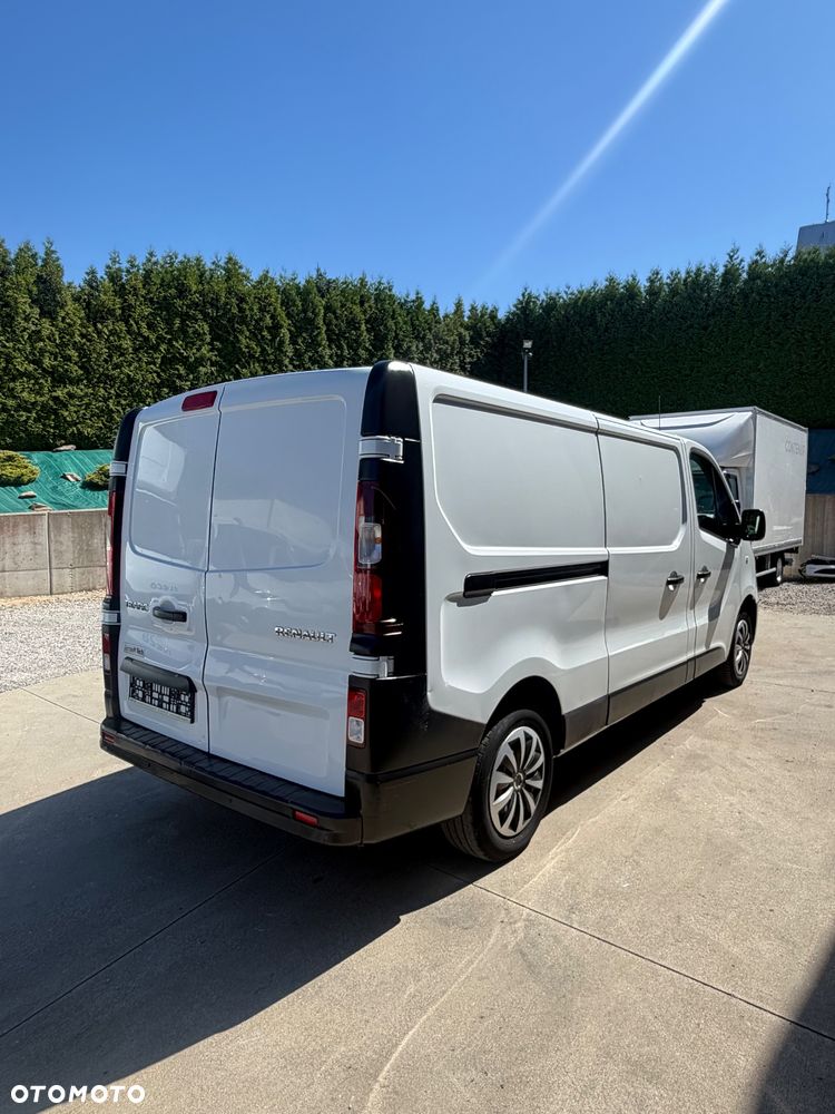 Renault Trafic Długi Blaszak L2H1 Renault Trafic Blaszak 2.0 - 4