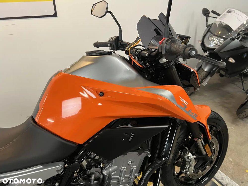 KTM Duke - 11