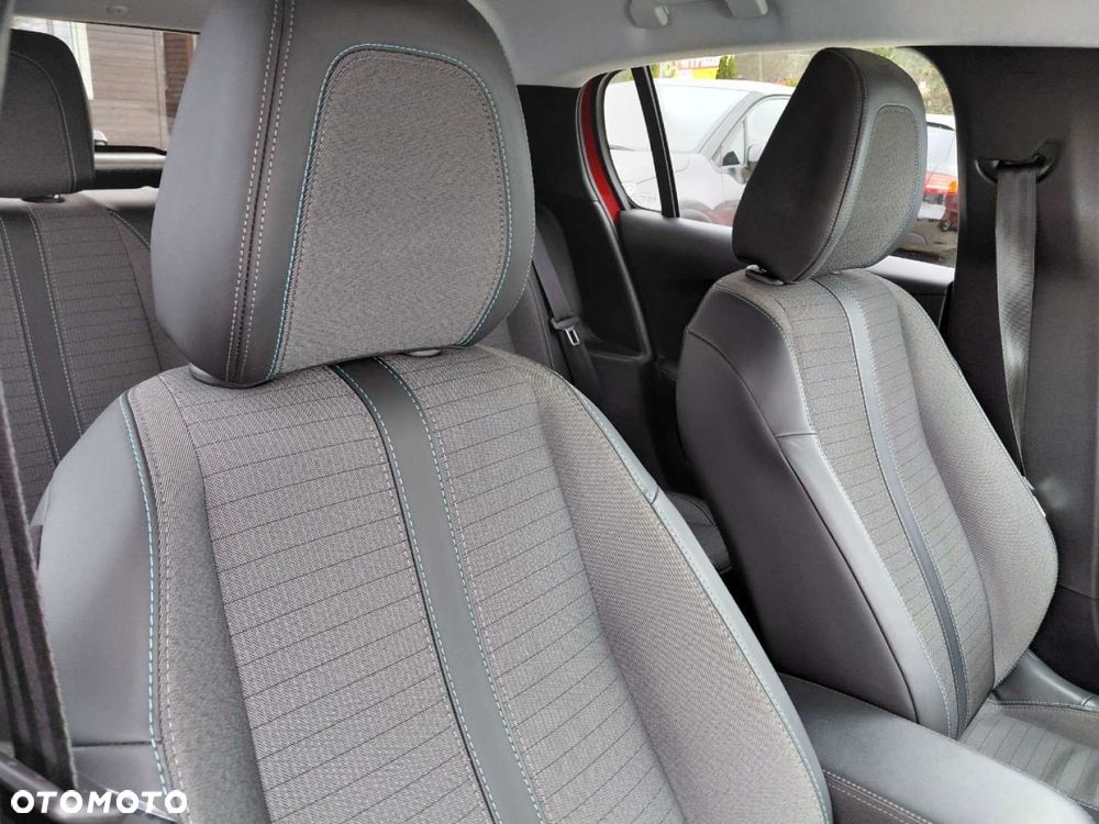 Peugeot 208 - 17