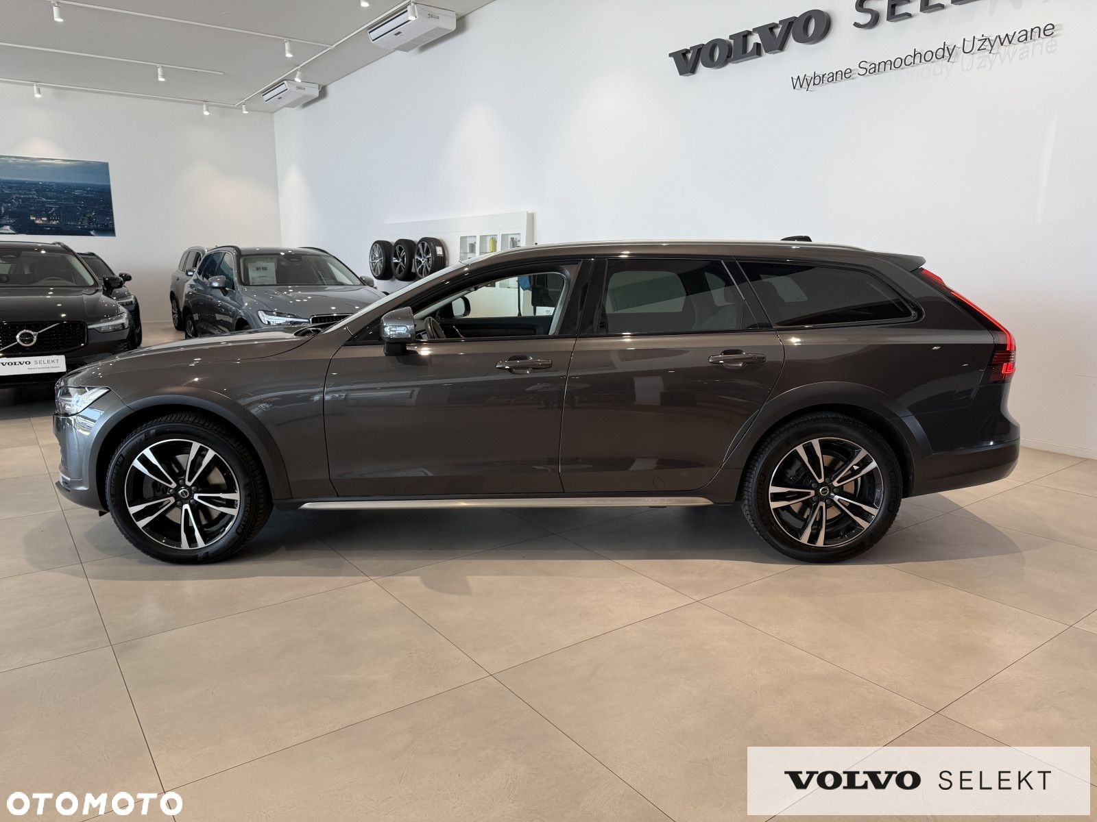 Volvo V90 Cross Country - 9