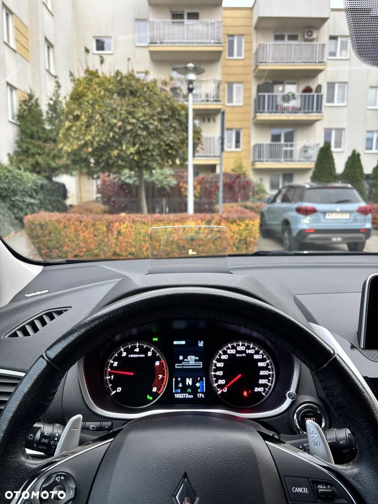 Mitsubishi Eclipse Cross - 12