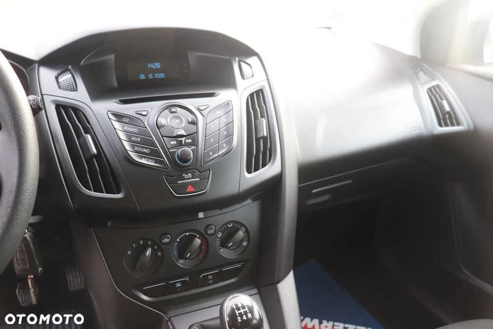 Ford Focus 1.0 EcoBoost Trend - 23