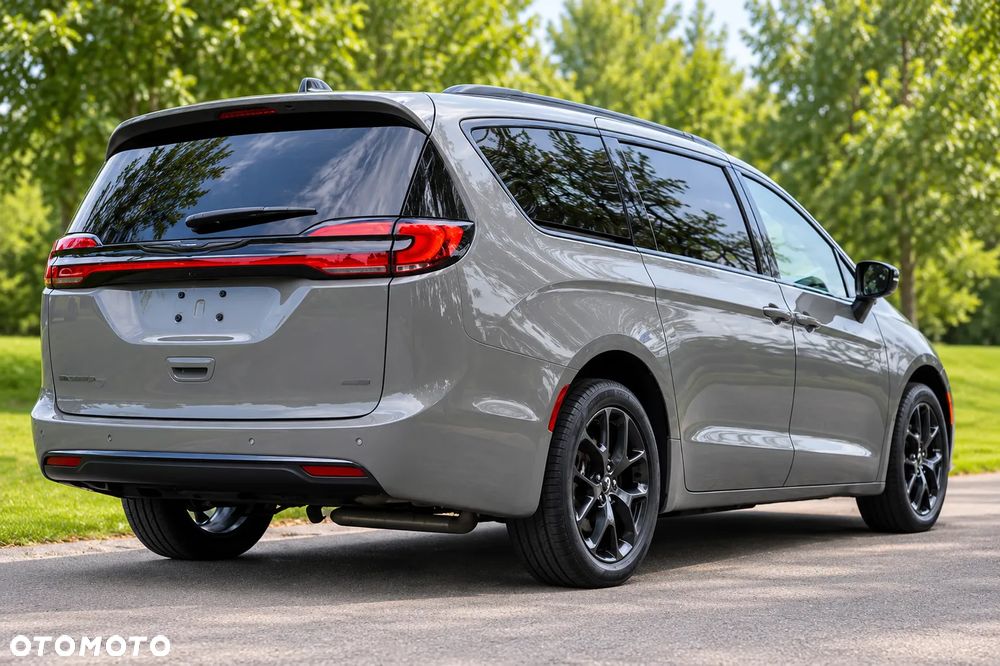 Chrysler Pacifica - 7