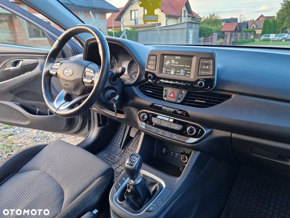 Hyundai i30 1.4 GO Plus - 26
