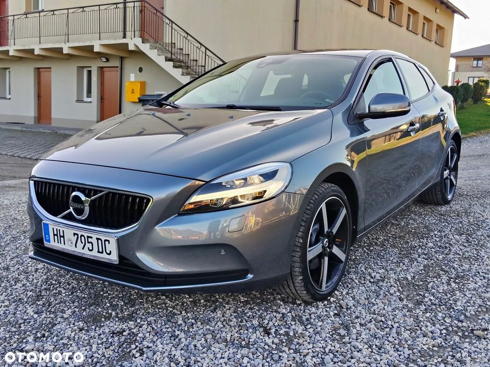 Volvo V40 T2 Momentum - 8