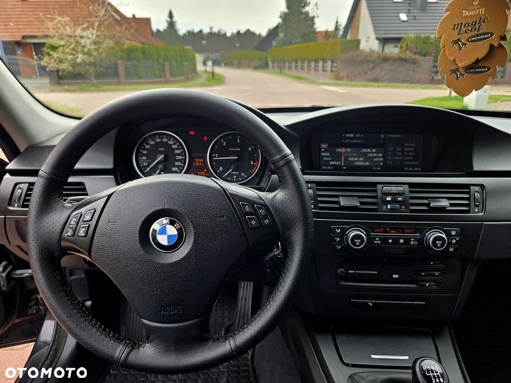 BMW Seria 3 318d - 14