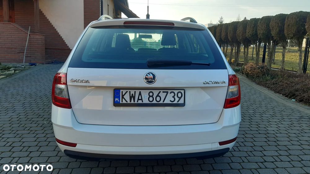 Skoda Octavia 1.6 TDI DSG Ambition - 10
