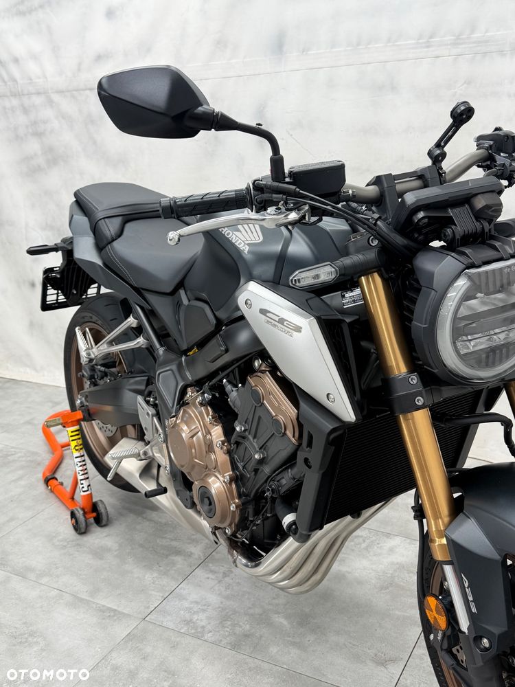 Honda CB - 10