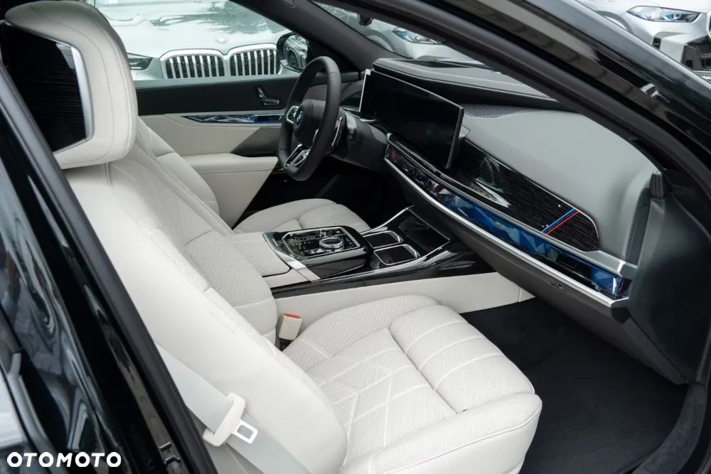 BMW Seria 7 - 24