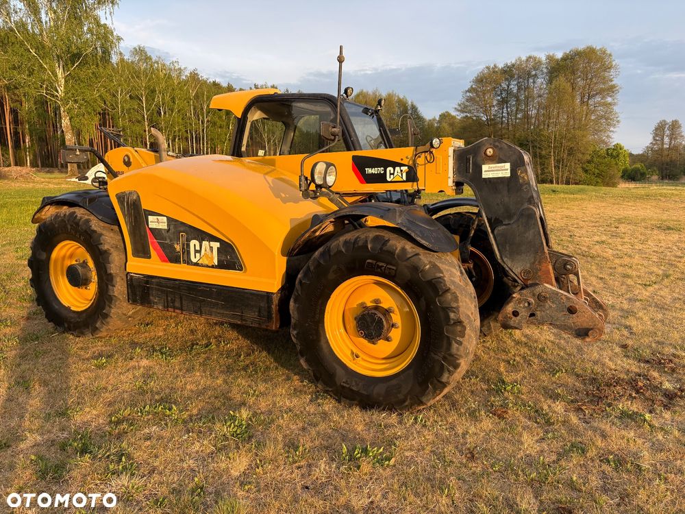 Caterpillar TH407C - 5