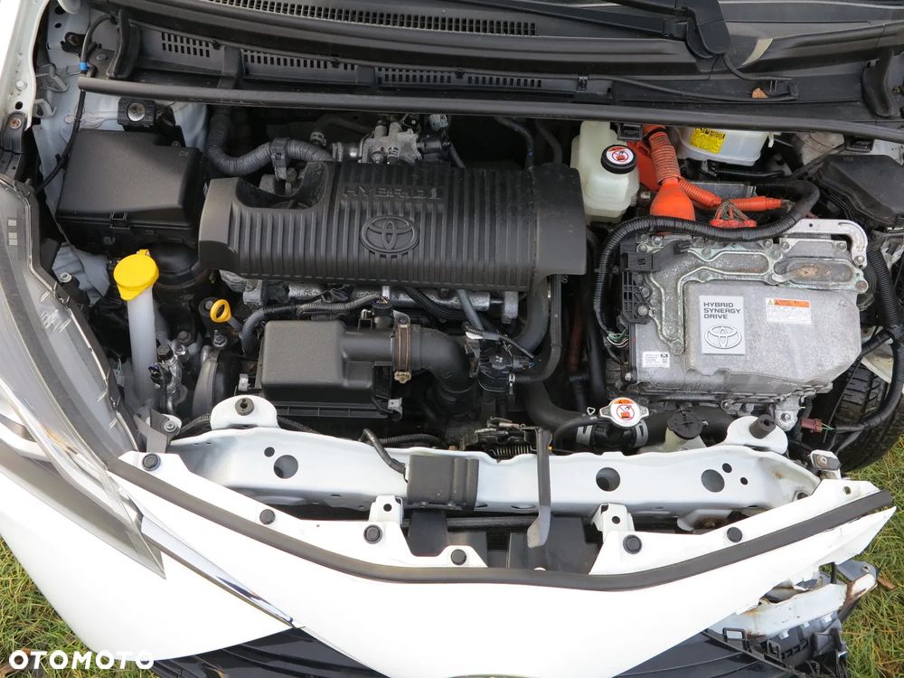 Toyota Yaris Hybrid 100 Active EU6 - 9