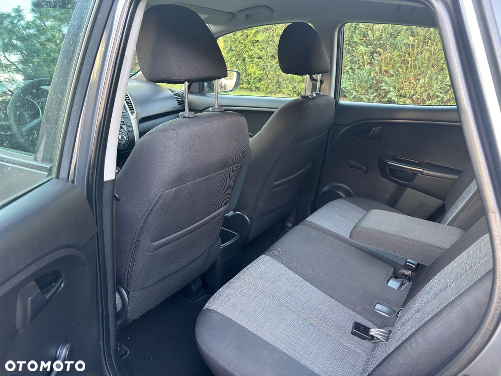 Kia Venga 1.4 CVVT Vision - 22