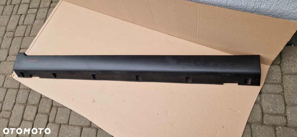 LISTWA NAKŁADKA PROGU PRAWA SSANGYONG TIVOLI 15- 79560-35000 - 3