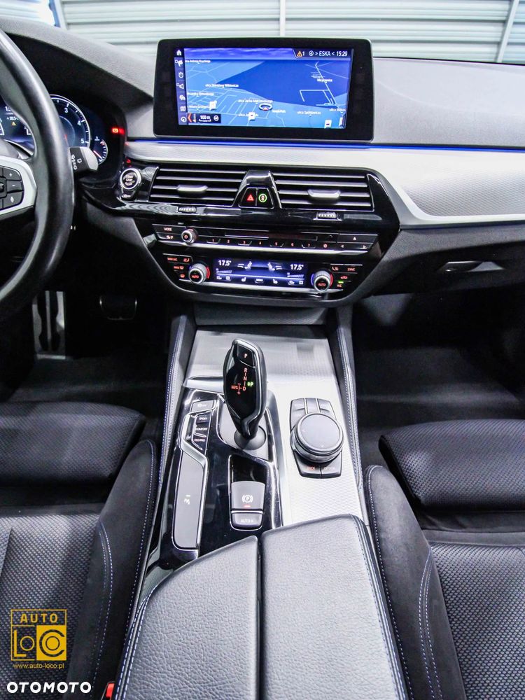 BMW Seria 5 520d M Sport - 17