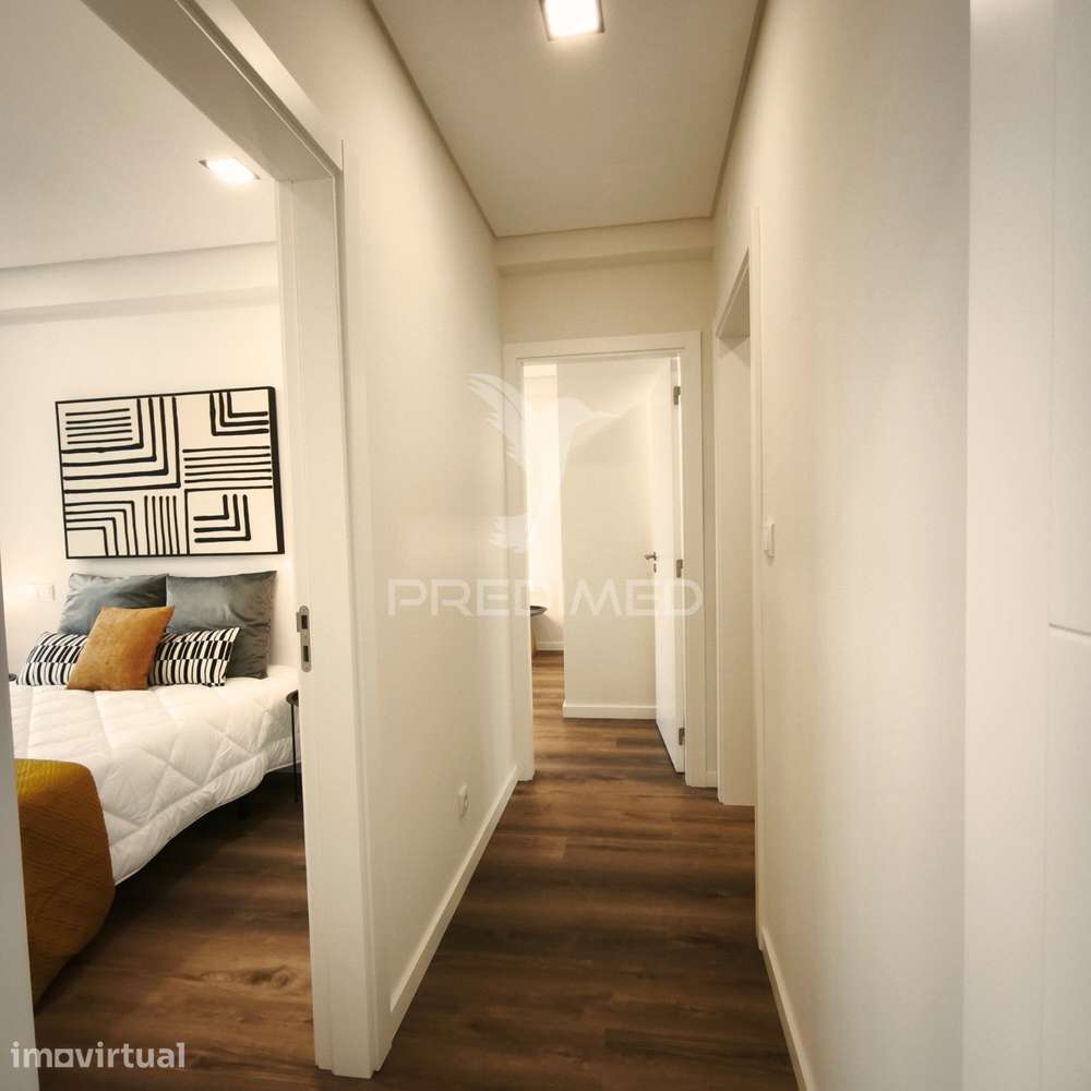 Apartamento T3 TOTALMENTE REMODELADO EM BENFICA - Grande imagem: 3/13