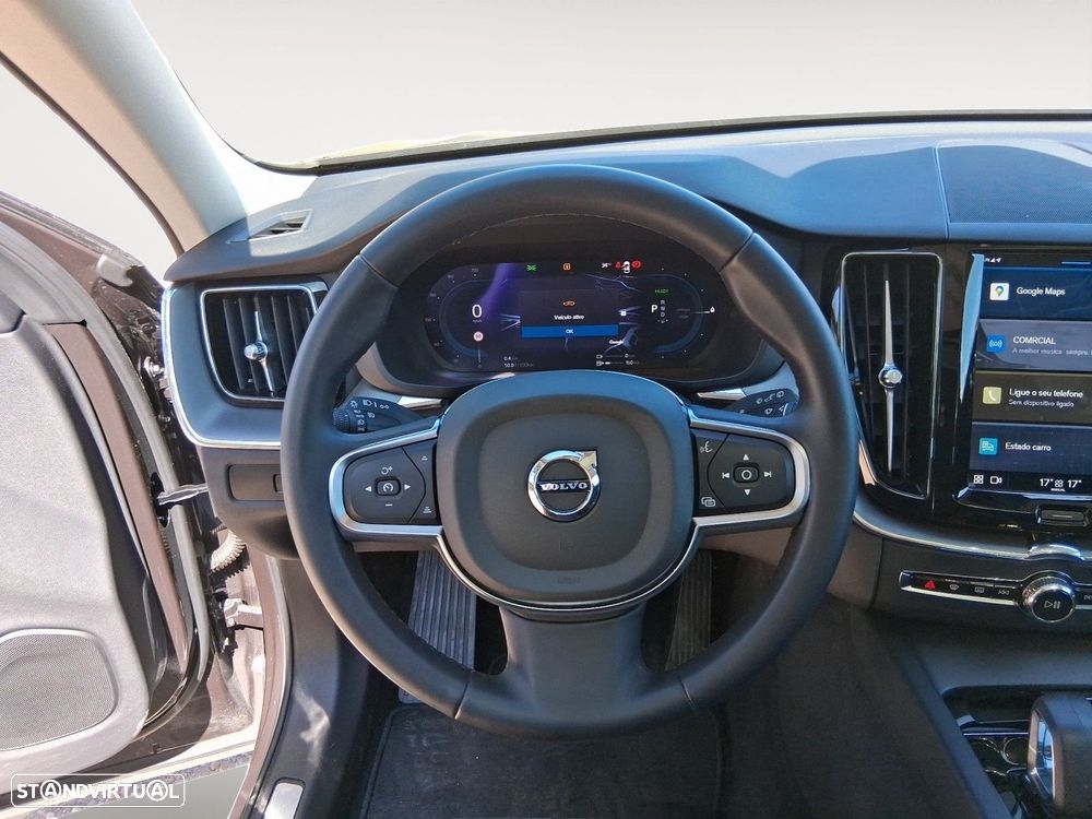 Volvo XC 60 2.0 T6 PHEV Core AWD — fotografia 12