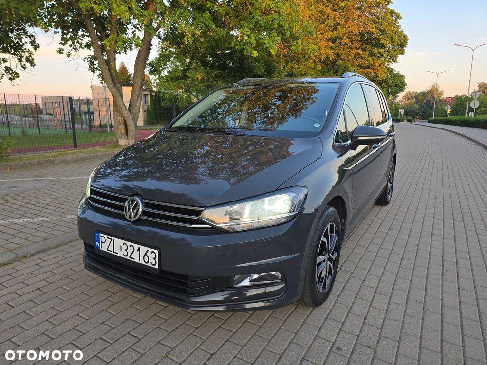 Volkswagen Touran - 1