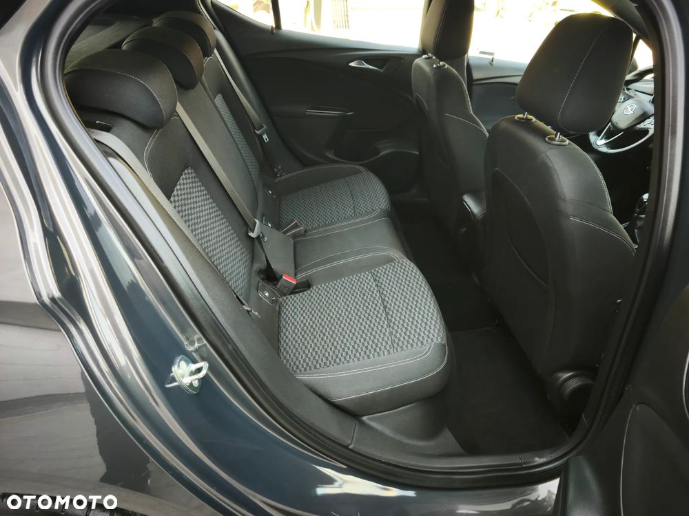 Opel Astra 1.6 D (CDTI) Start/Stop Dynamic - 16
