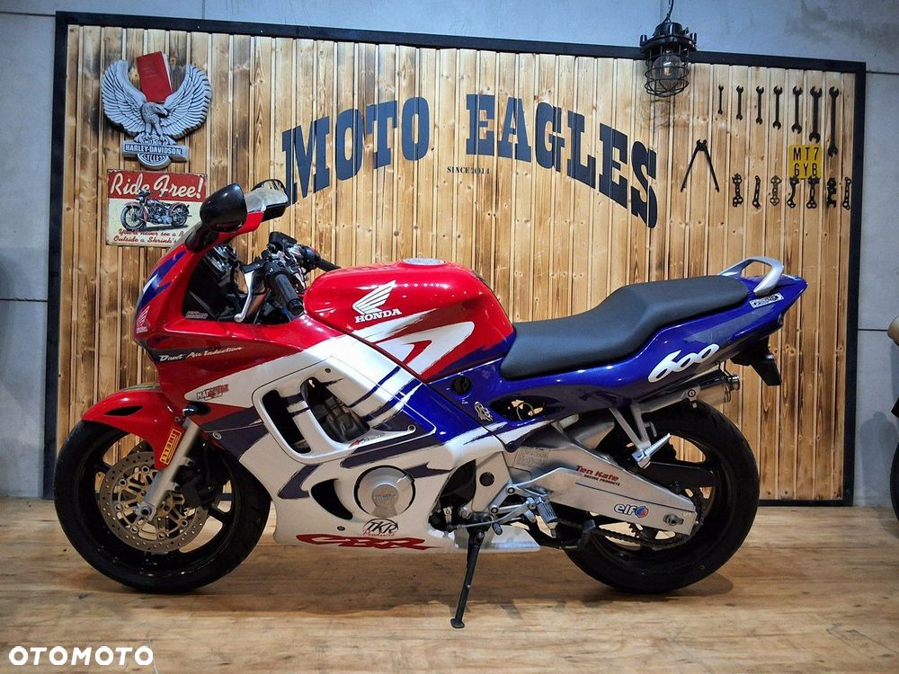 Honda CBR - 3