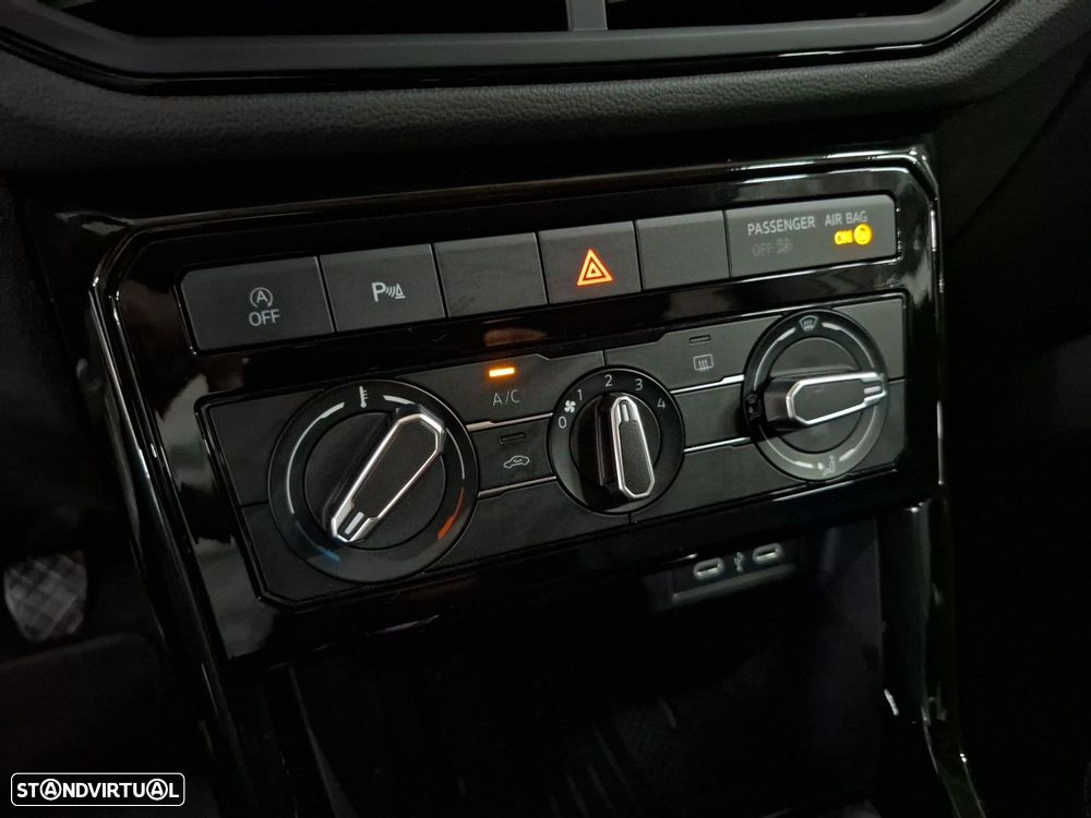 Volkswagen T-Cross 1.0 TSI Urban — fotografia 19