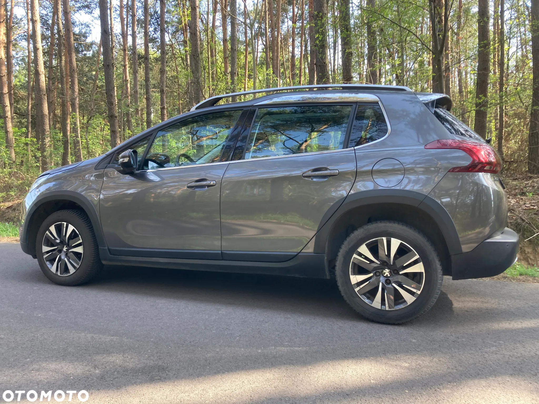 Peugeot 2008 1.2 Pure Tech Allure S&S EAT6 - 3
