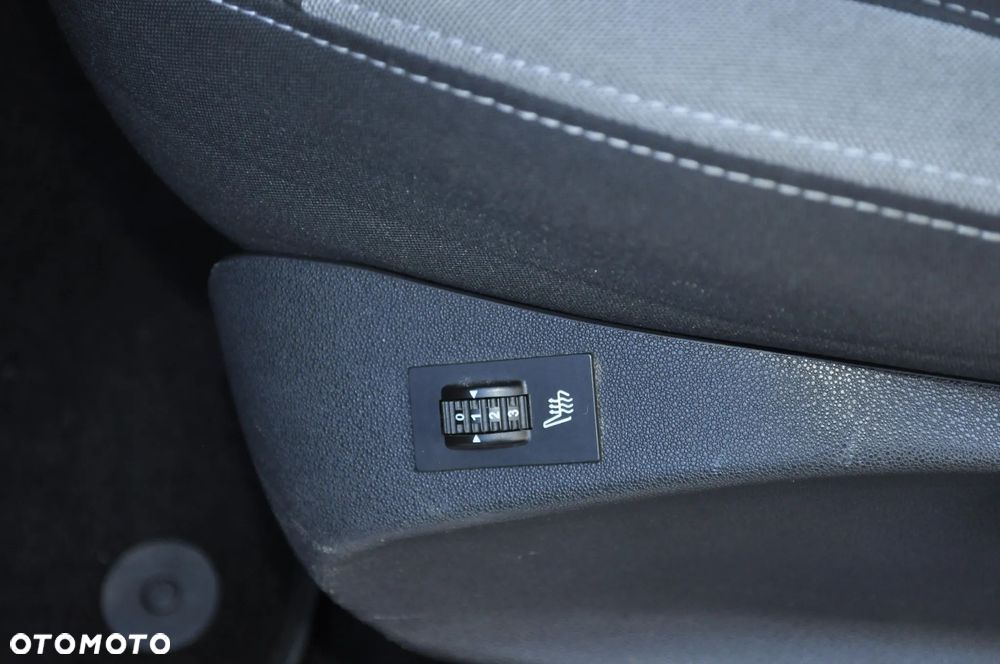 Peugeot 208 82 PureTech Style - 22