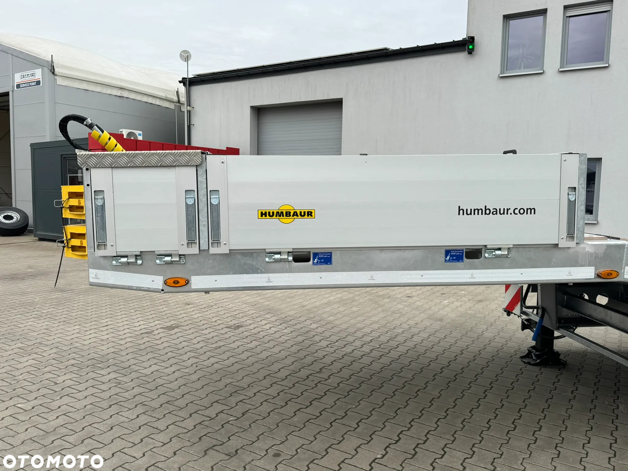 Humbaur Ocynkowana rama, Twarde drewno, W pełni hydrauliczne rampy - 2