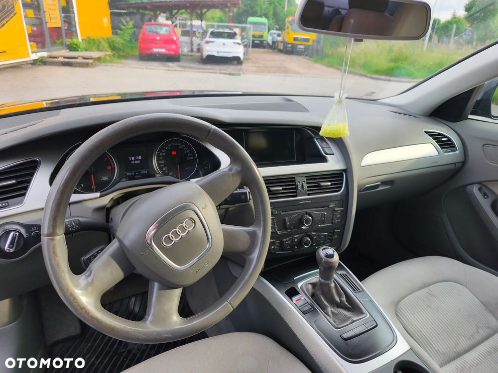 Audi A4 Limousine - 12