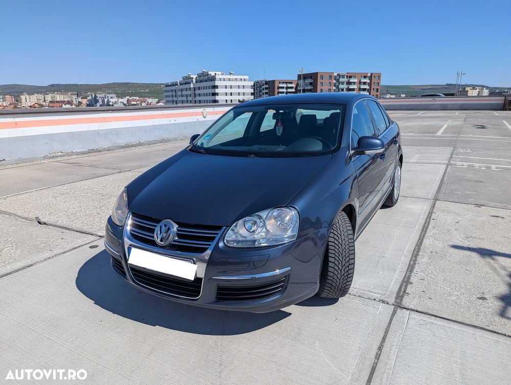 Volkswagen Jetta - 1