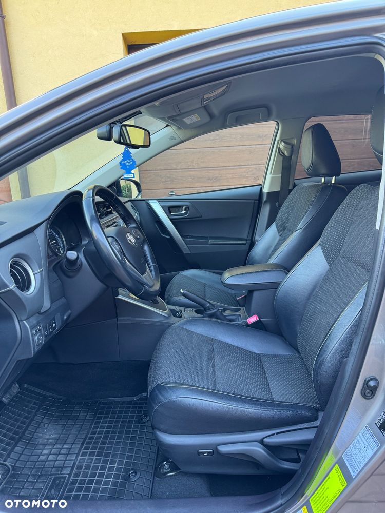 Toyota Auris 1.8 HSD Luna - 12