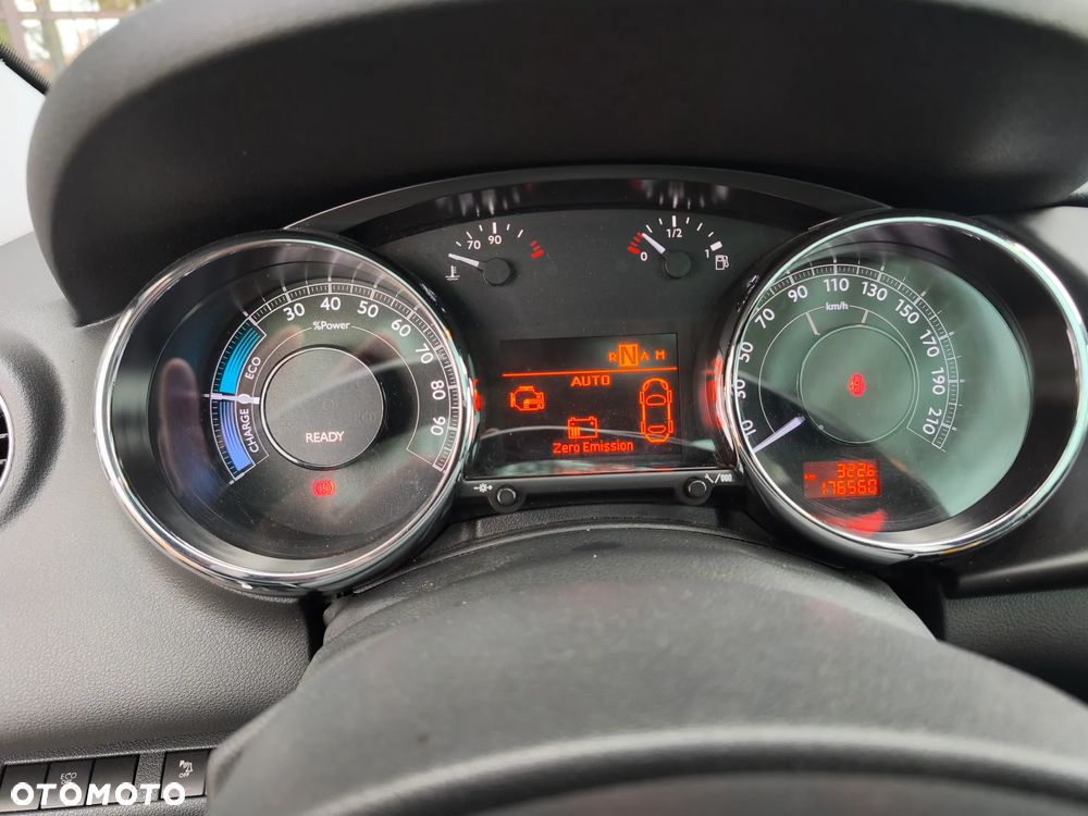 Peugeot 3008 2.0 HDi HYbrid4 - 17