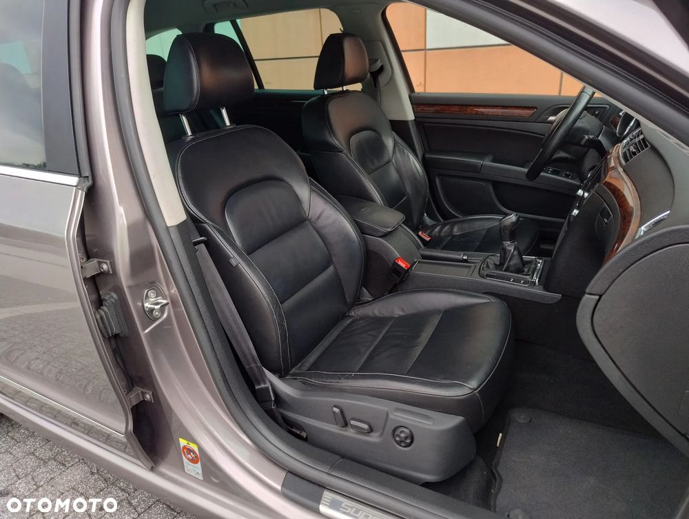 Skoda Superb 2.0 TDI Exclusive - 11
