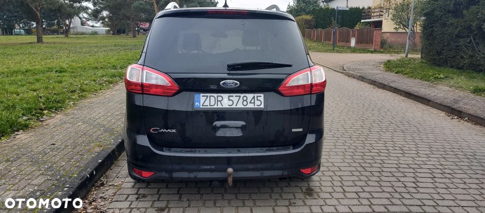 Ford Grand C-MAX - 11
