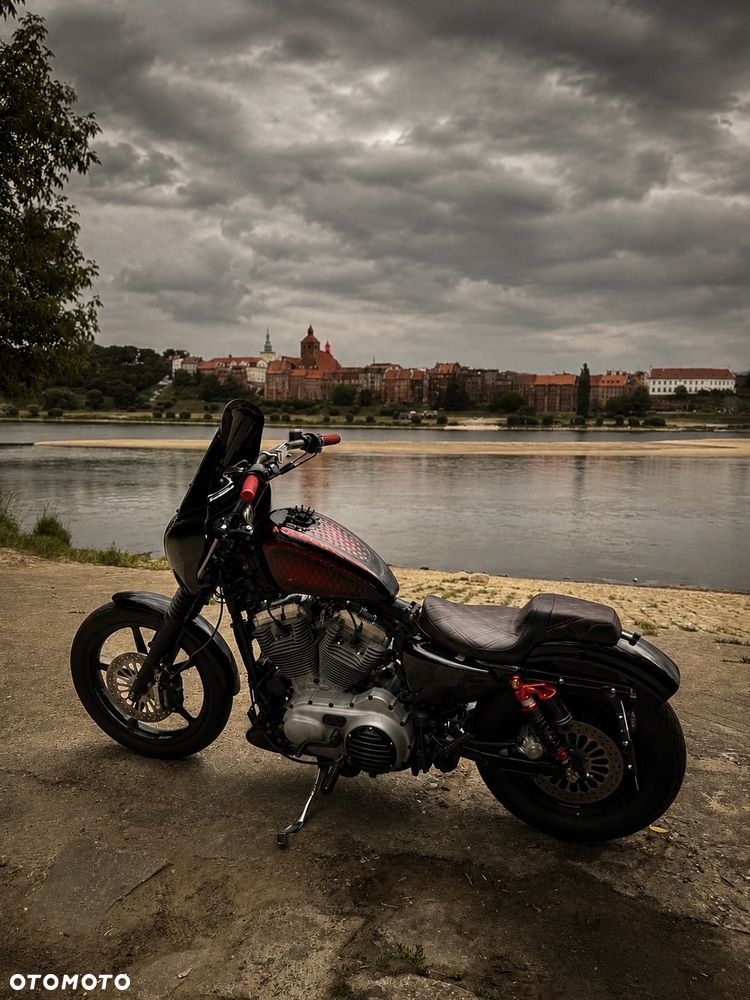 Harley-Davidson Sportster Custom 883C - 4