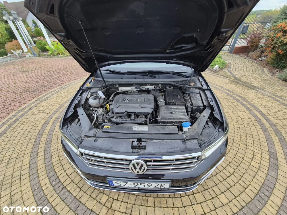 Volkswagen Passat - 16
