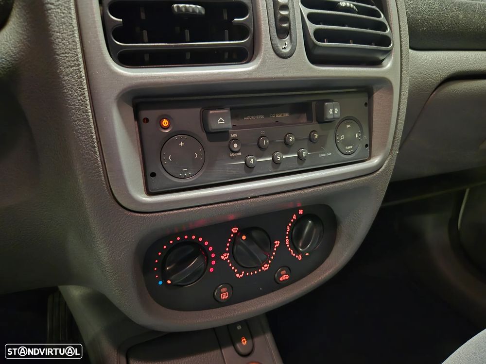 Renault Clio 1.2 RXE - 17