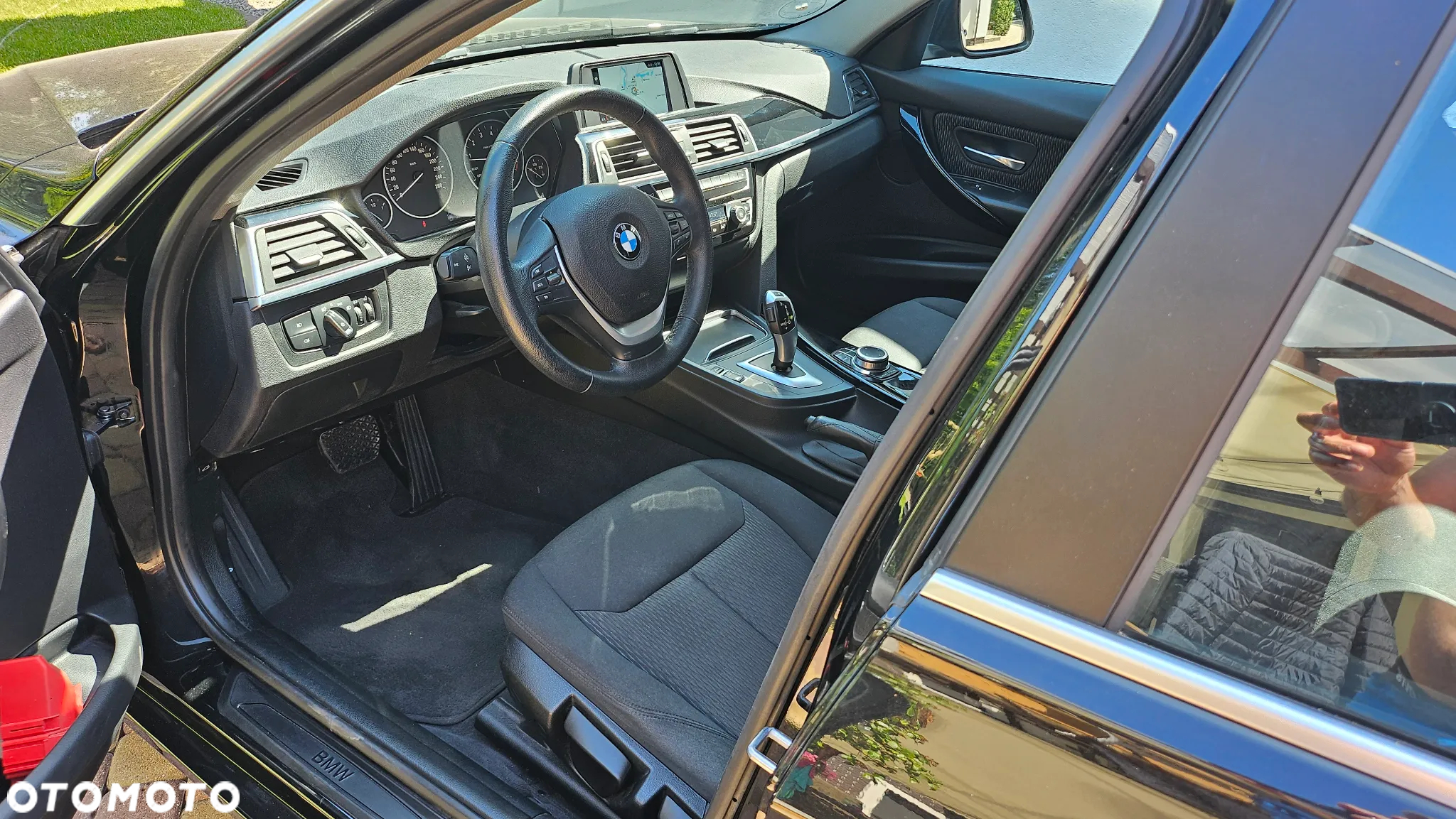 BMW Seria 3 320i Touring Luxury Line - 12