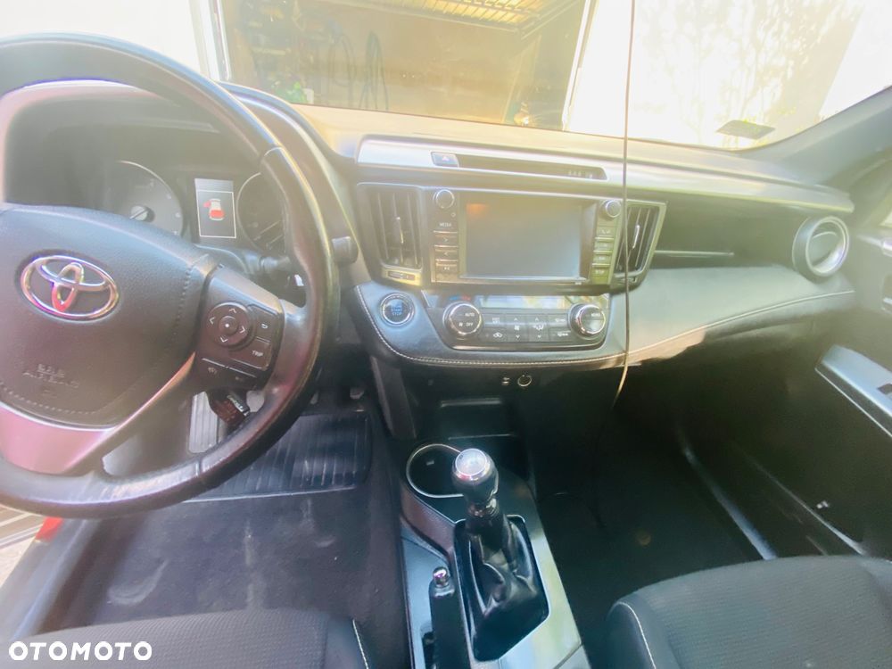 Toyota RAV4 2.0 D-4D Premium 4x2 - 10