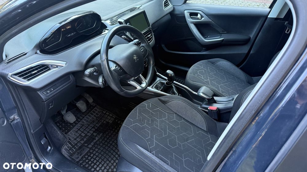 Peugeot 2008 - 11