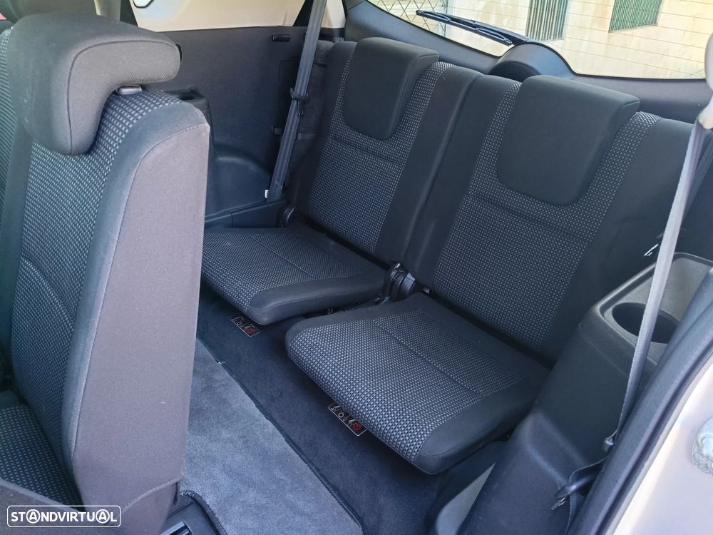 Toyota Corolla Verso 2.2 D-4D Sol - 19