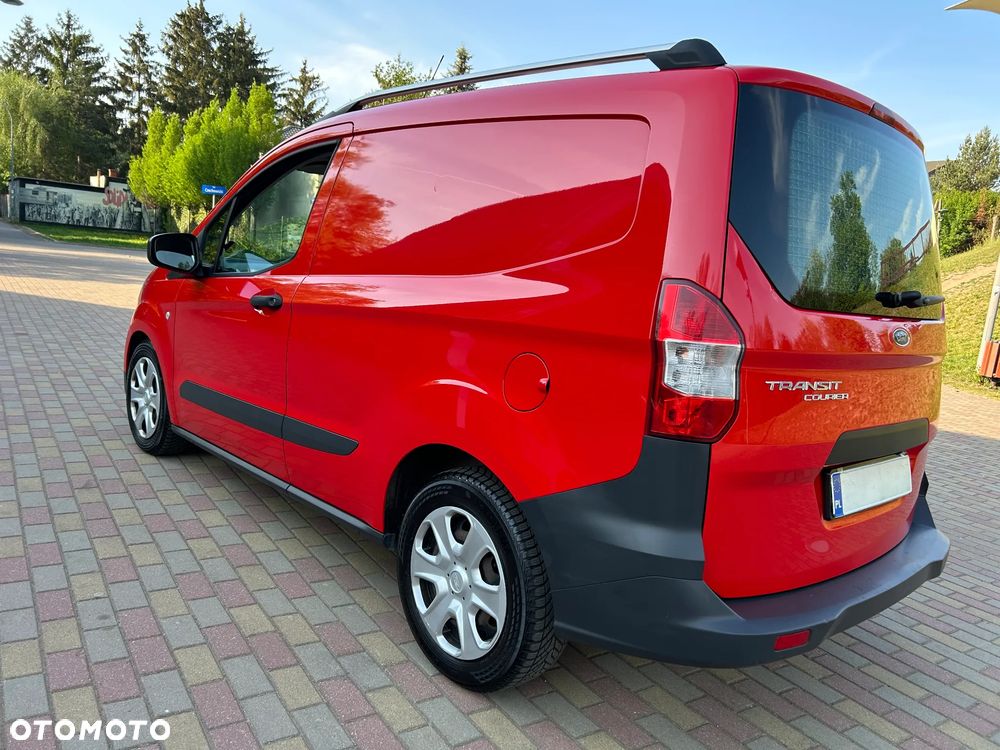 Ford Transit Courier - 39
