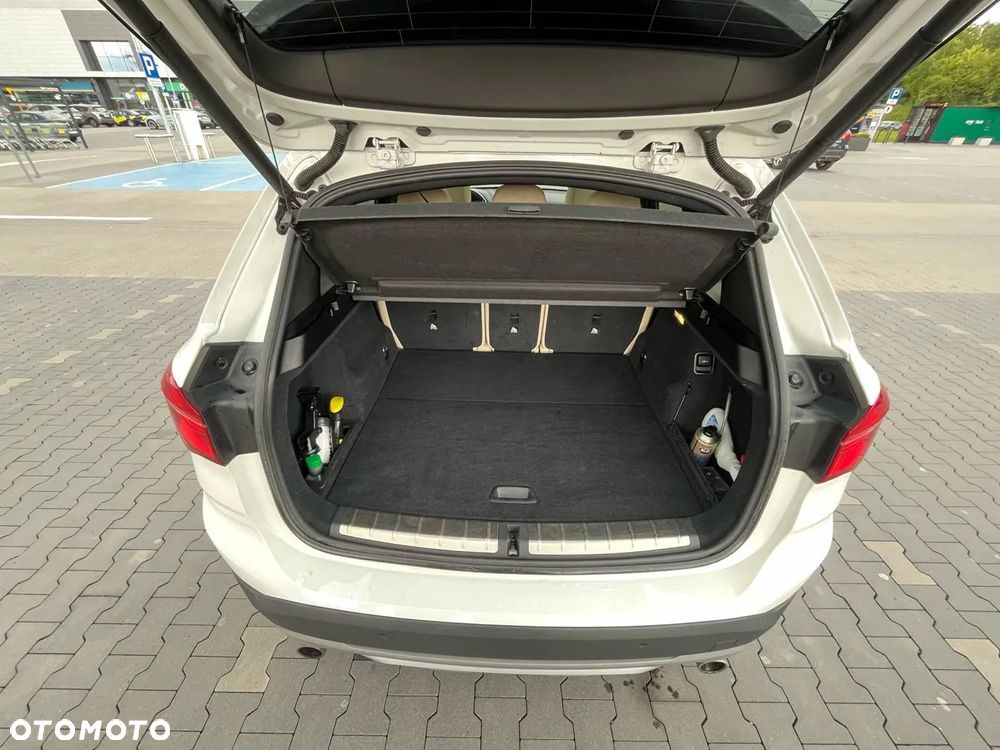 BMW X1 xDrive25i Advantage - 10