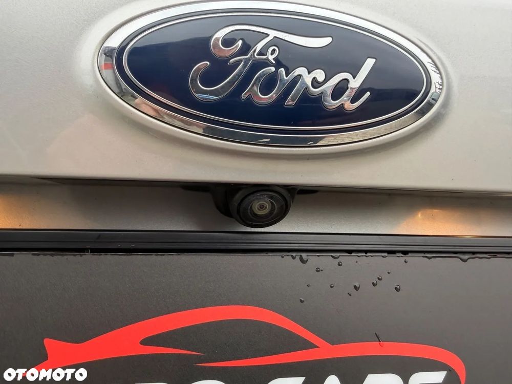 Ford Kuga 1.5 EcoBoost 2x4 Black & Silver - 9