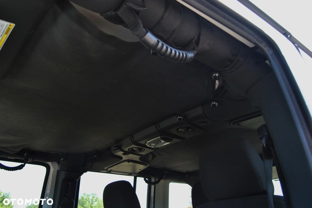 Jeep Wrangler - 12