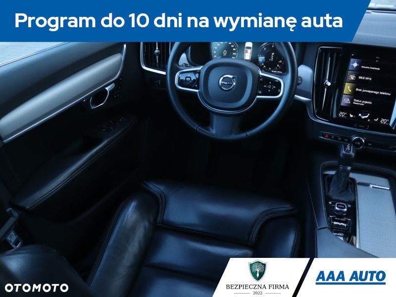 Volvo V90 Cross Country - 9