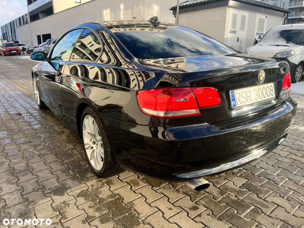 BMW Seria 3 320i - 4