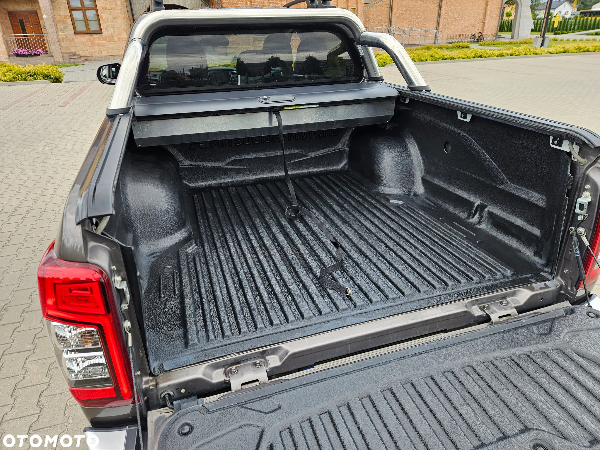 Mitsubishi L200 2.2 d DC Instyle Plus - 9